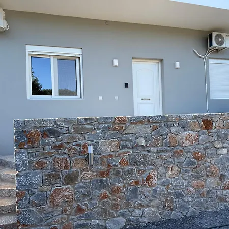 Apartament Almyrolithos *